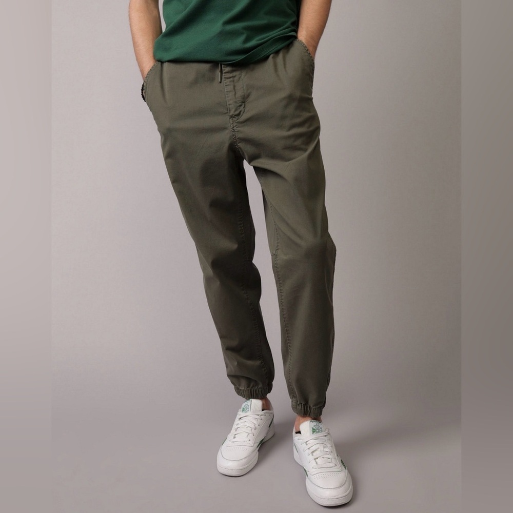 Men's Tan Cargo Khaki Pants in Tan